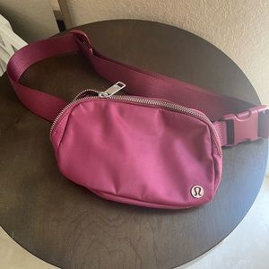Lululemon Everywhere Belt Bag **EUC**